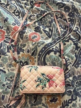 Vera Bradley All in One Crossbody with removable strap/ Happiness Returns Pink